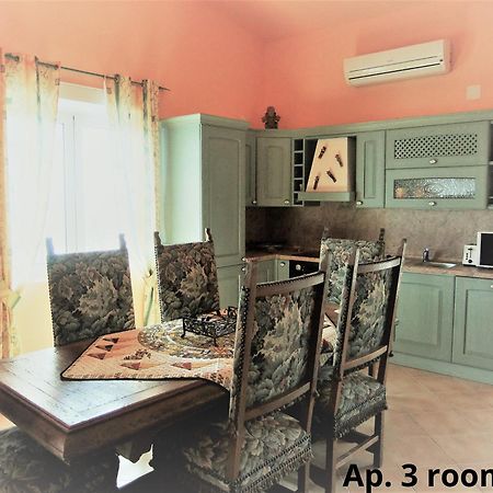 Deby Beach House Vir Esterno foto