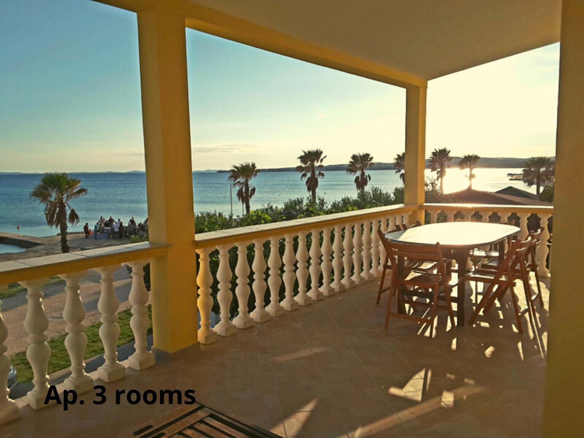 Deby Beach House Vir Esterno foto