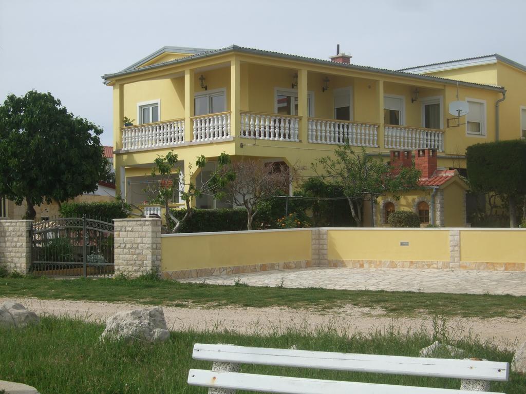 Deby Beach House Vir Esterno foto