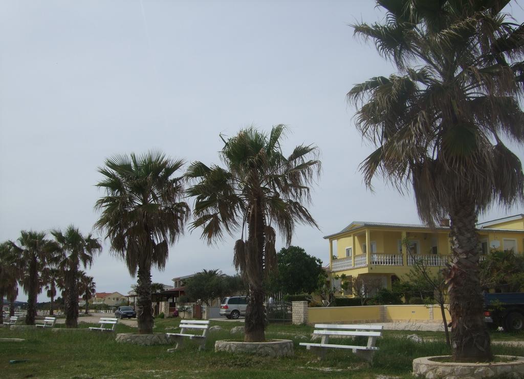 Deby Beach House Vir Esterno foto