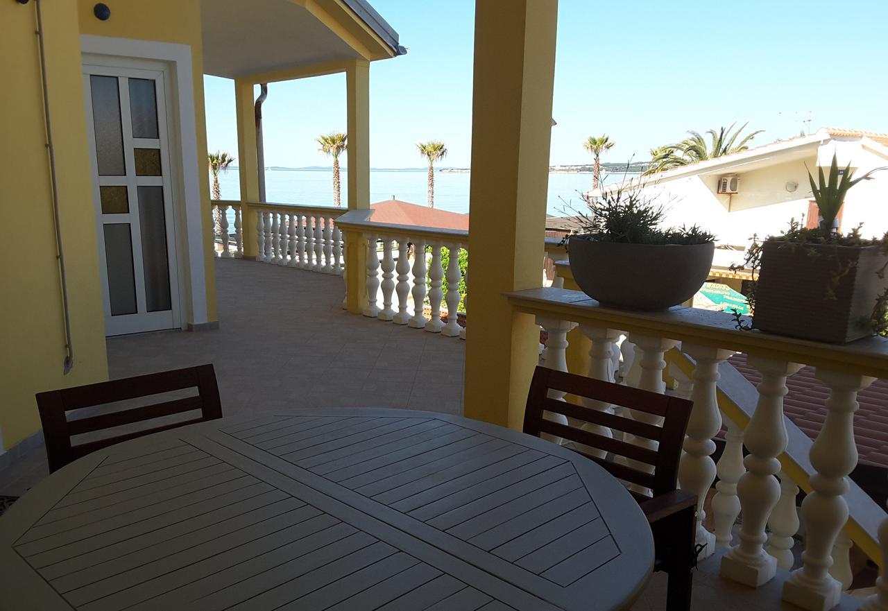 Deby Beach House Vir Esterno foto